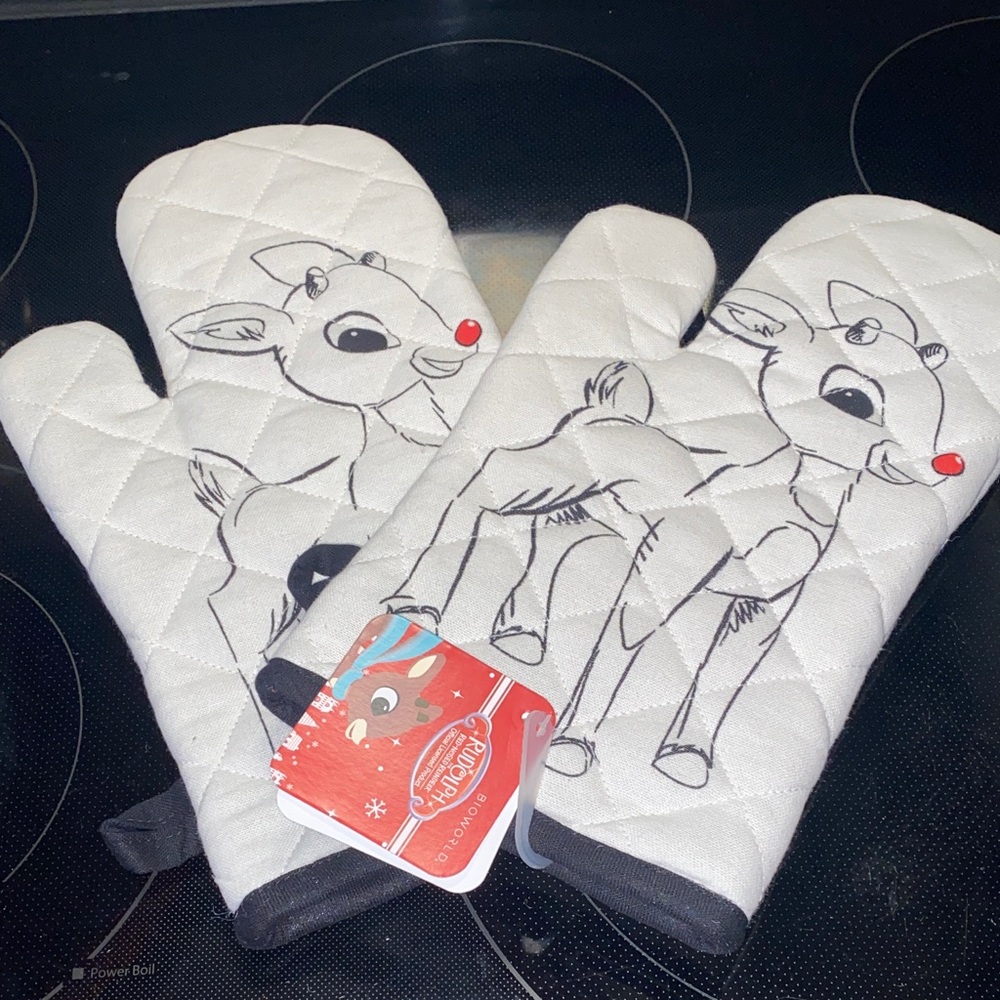Bioworld Rudolph The Red‎ Nose Reindeer Oven Mitts Set Black and White NWT